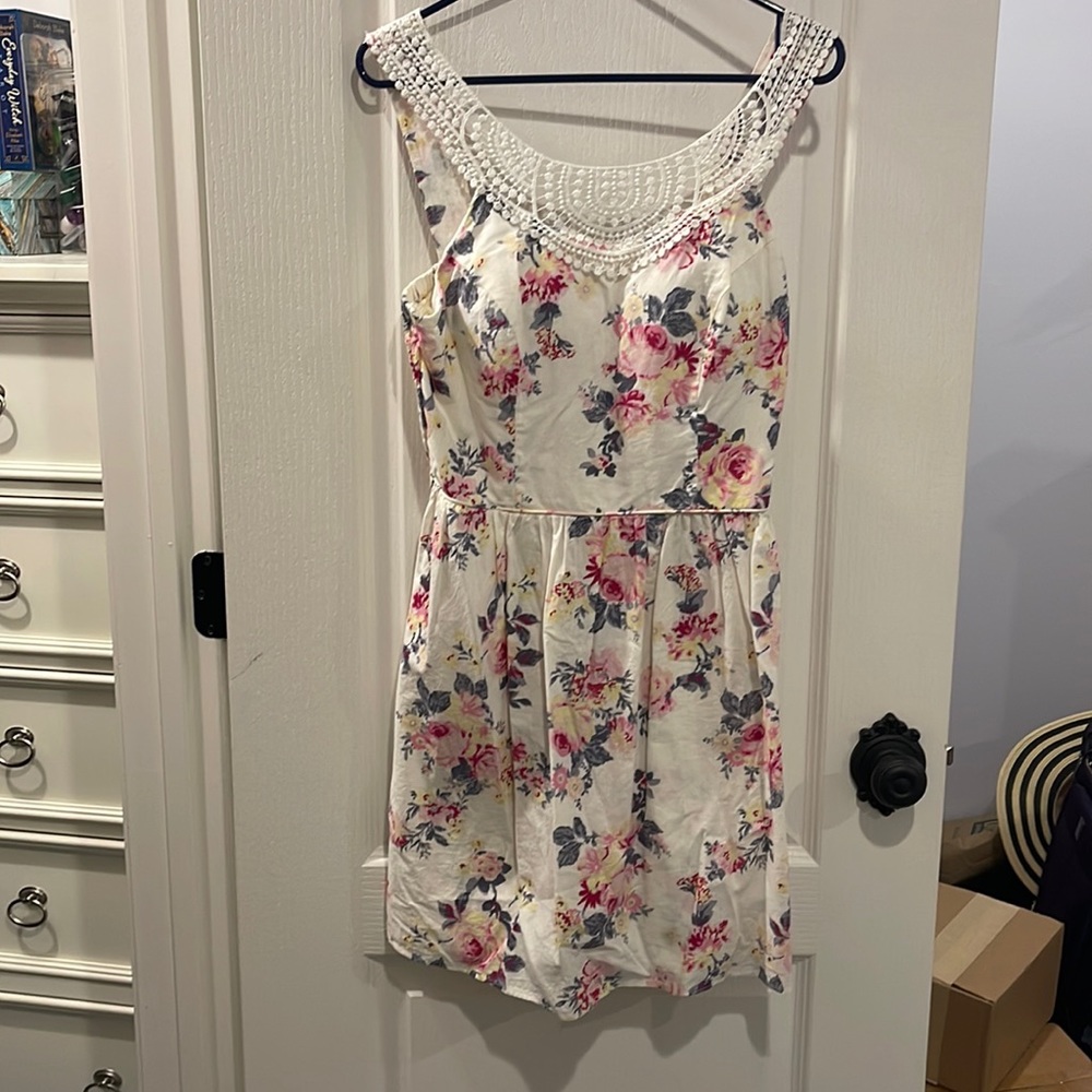 Floral white dress perfect for summer